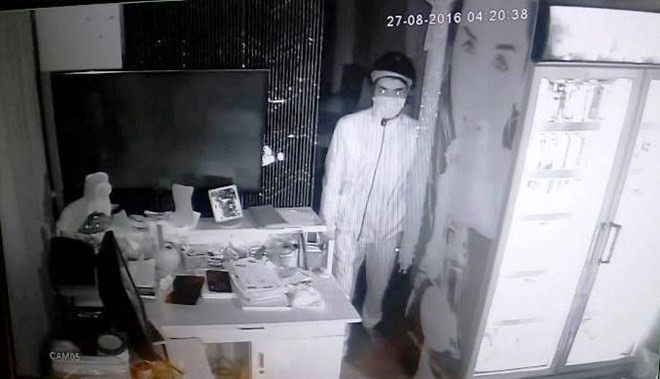 Siêu trộm nẫng gần nửa tỉ đồng sau vài giây phá khóa