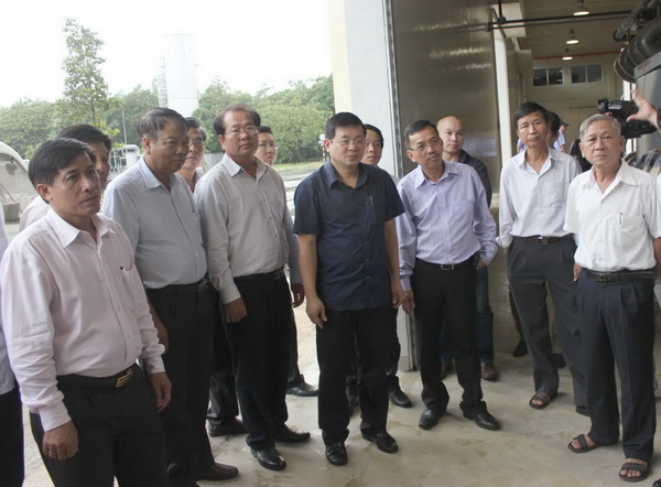 Cán bộ ngành môi trường tham quan Khu xử lý rác Đa Phước