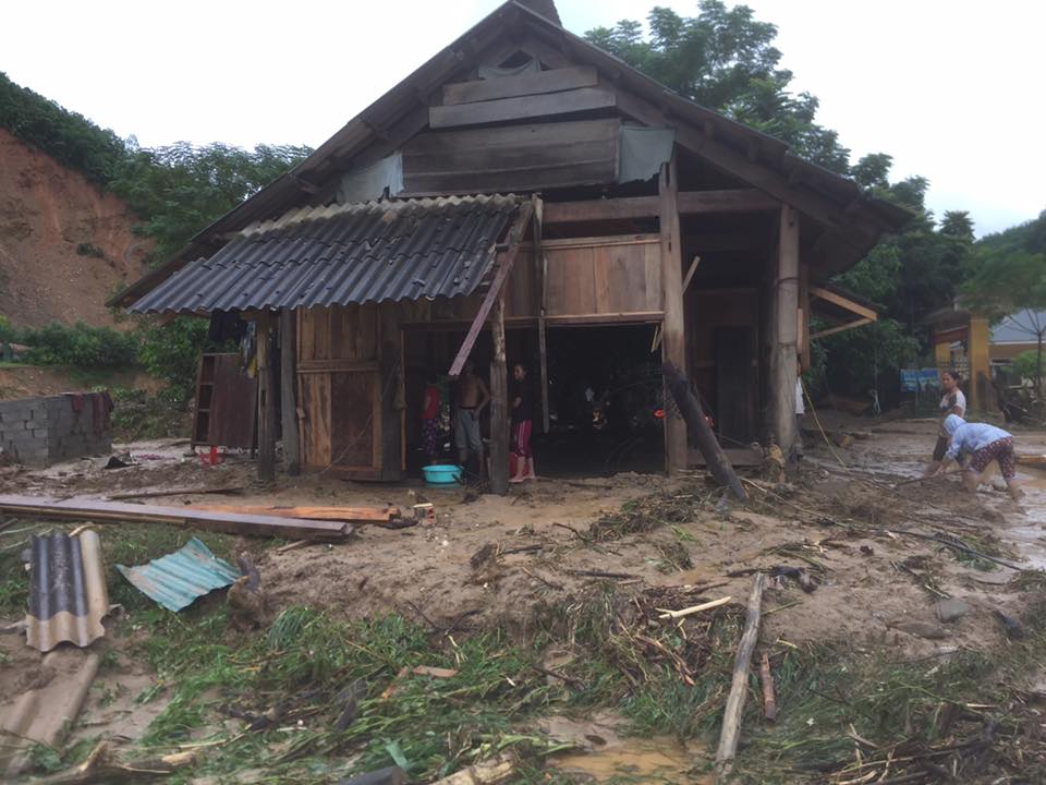 Nhiều nhà dân bị hư hỏng