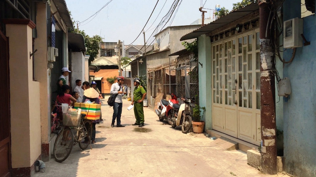 Nghi án cặp vợ chồng tự thiêu trong nhà vệ sinh