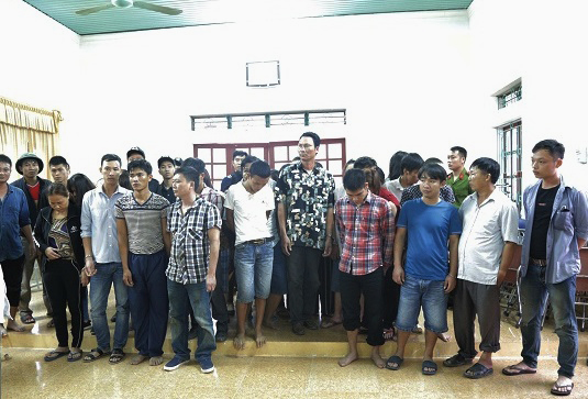 Phá sới bạc liên tỉnh, bắt giữ 34 người, thu 2 khẩu súng
