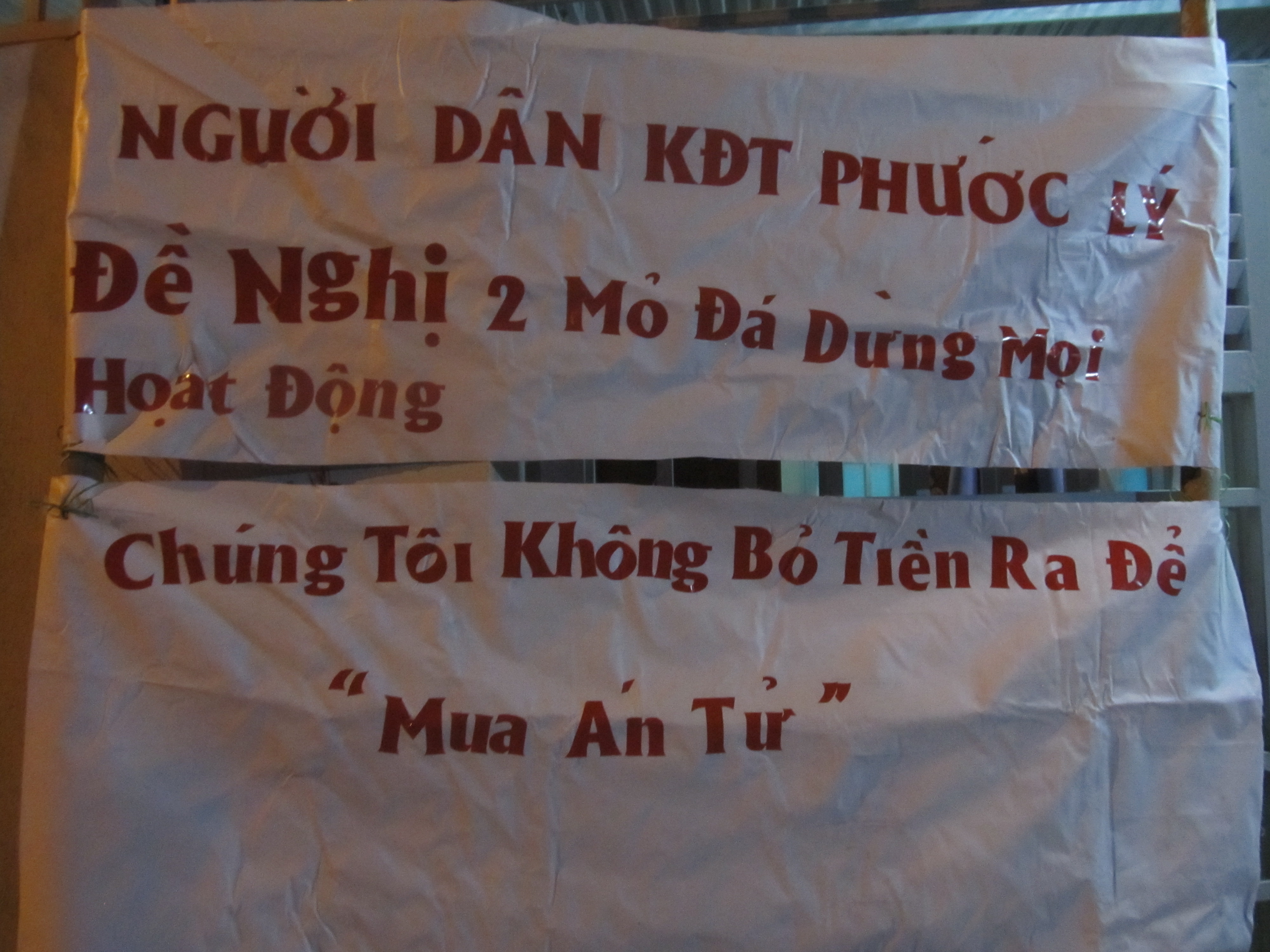 "Chúng tôi không bỏ tiền mua án tử"