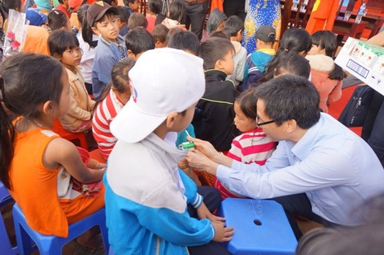 Phó Thủ tướng Vũ Đức Đam: Dù thiếu thốn nhưng giáo viên không than khổ