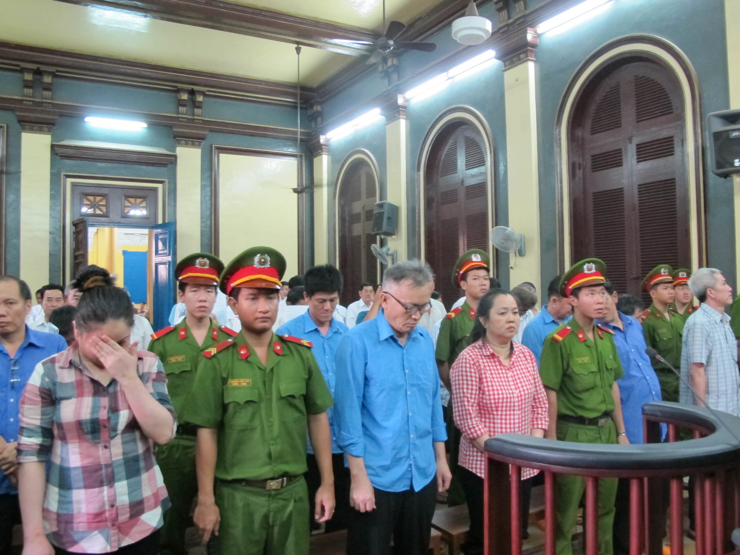 “Ăn” hàng chục tỉ đồng tiền thuế