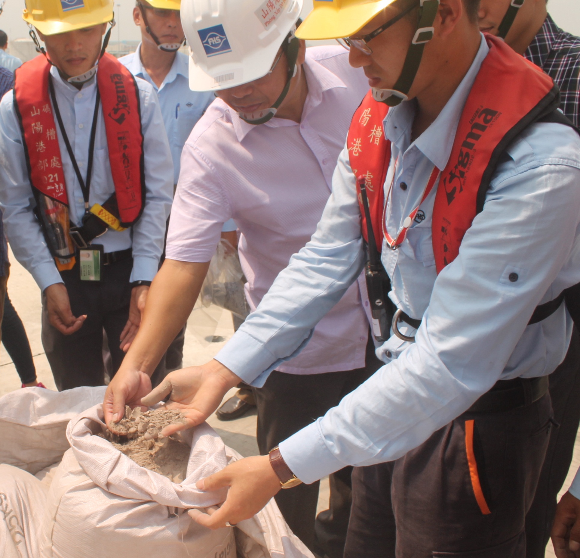 Bùn bauxite Formosa nhập từ Trung Quốc không phải xin phép