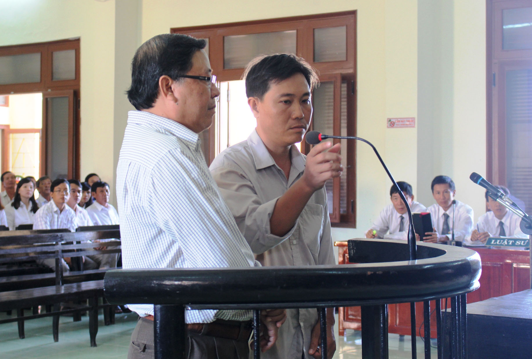 Nguyên chủ tịch huyện đối mặt 12-13 năm tù