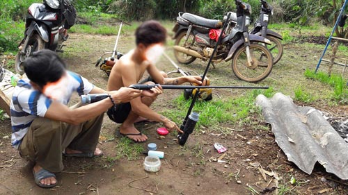 Hiểm họa súng cồn tự chế