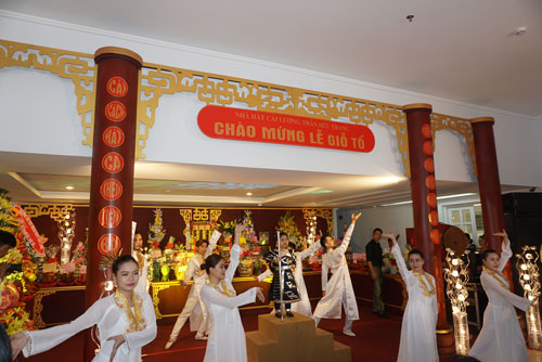 Nghệ sĩ sân khấu trang trọng giỗ Tổ