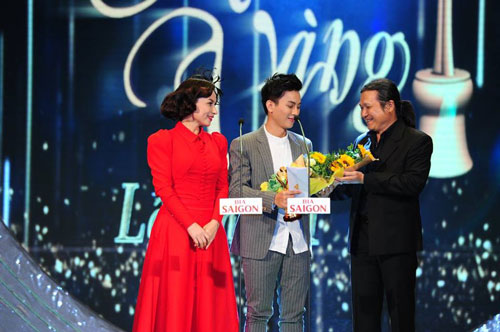 Giải Mai Vàng 2016: Hơn 10.000 phiếu bầu sau tuần đầu đề cử