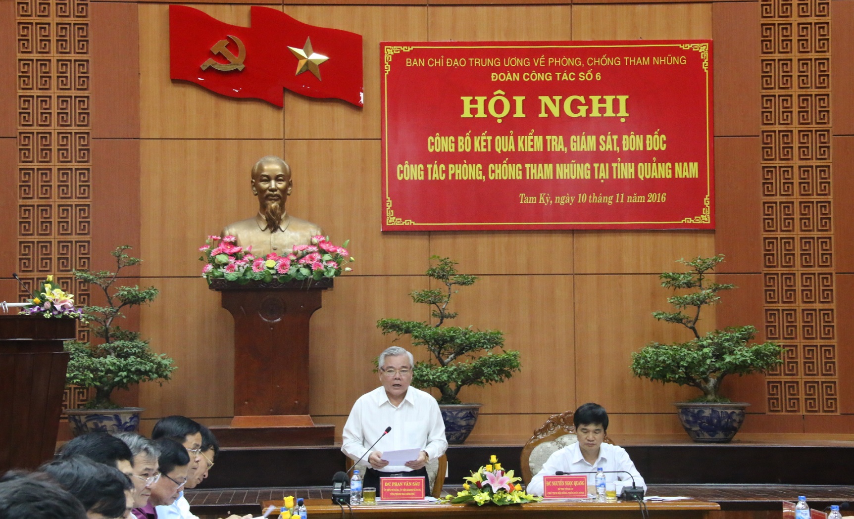 
Tổng Thanh tra Ch&iacute;nh phủ Phan Văn S&aacute;u, Trưởng đo&agrave;n C&ocirc;ng t&aacute;c số 6 ph&aacute;t biểu tại hội nghị
