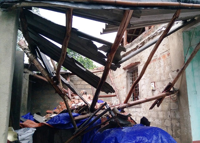 Tan hoang sau cơn lốc xoáy