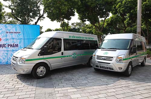 Vingroup trao tặng Hà Nội 3 xe kiểm nghiệm thực phẩm
