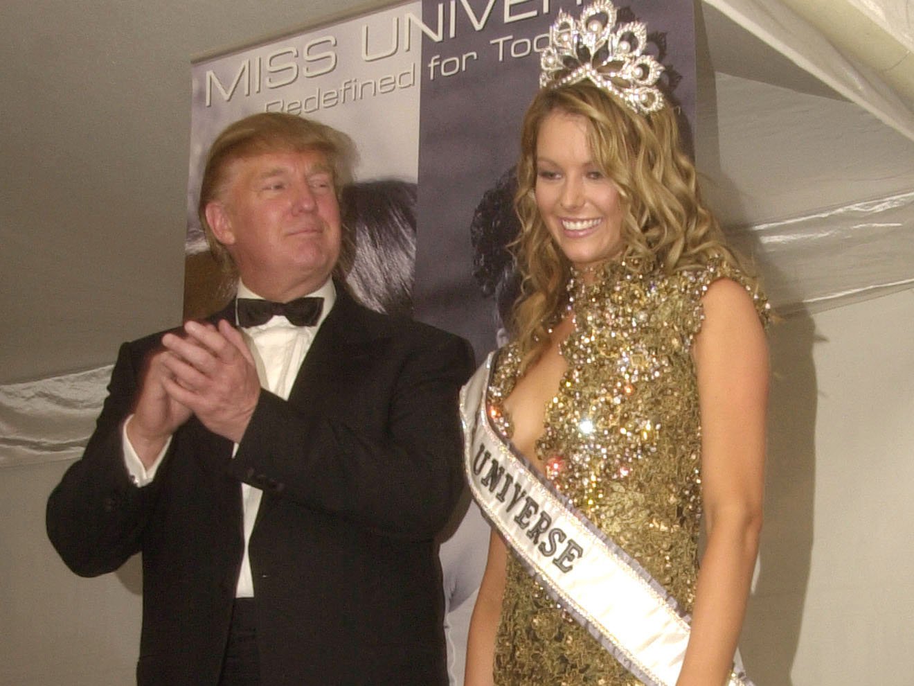 Lộ video nhạy cảm của ông Trump giữa lúc bị tố tấn công tình dục