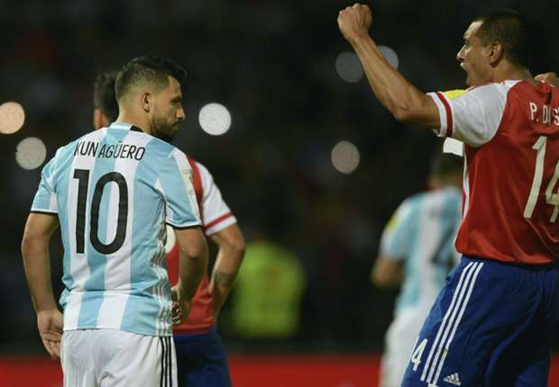 Aguero dự bị trận Argentina làm khách Brazil