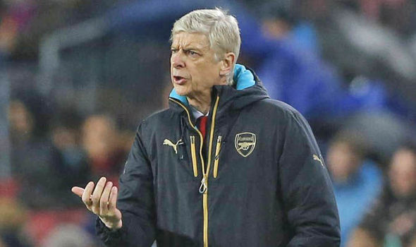 HLV Wenger khiếp đảm hàng công Barcelona