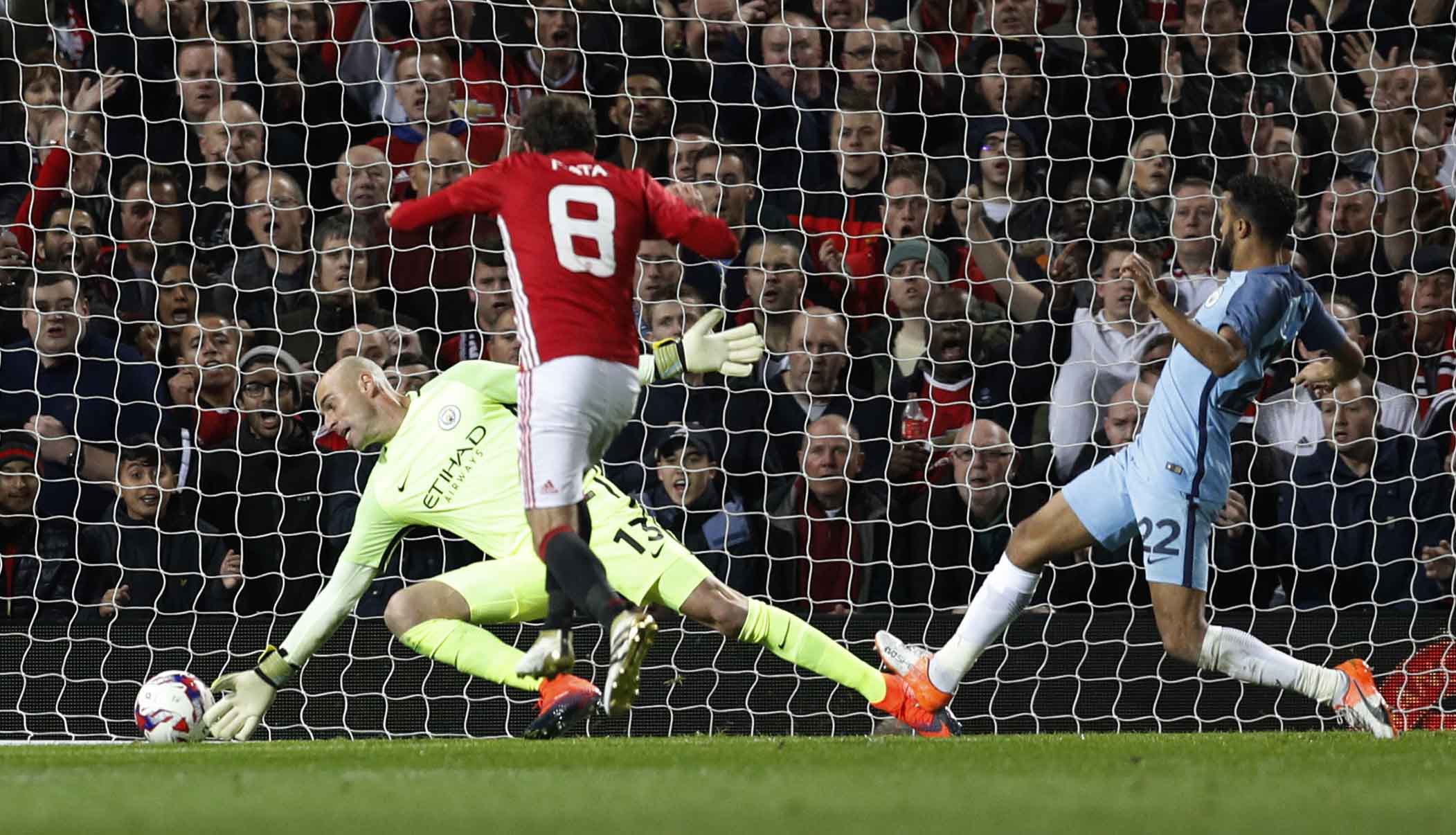 M.U hồi sinh ở Old Trafford