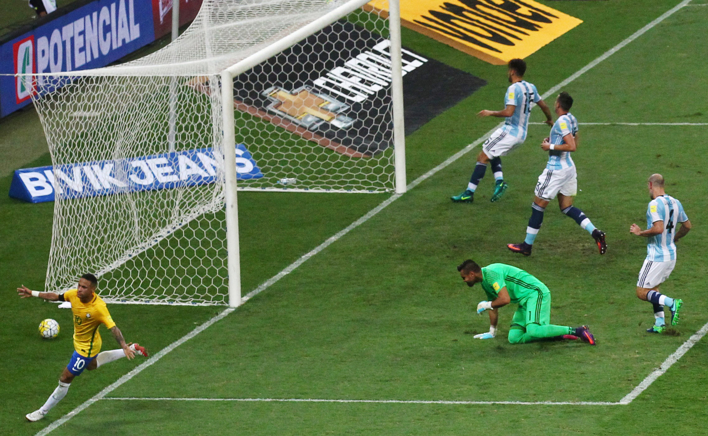 Argentina thua trận nữa thì nguy