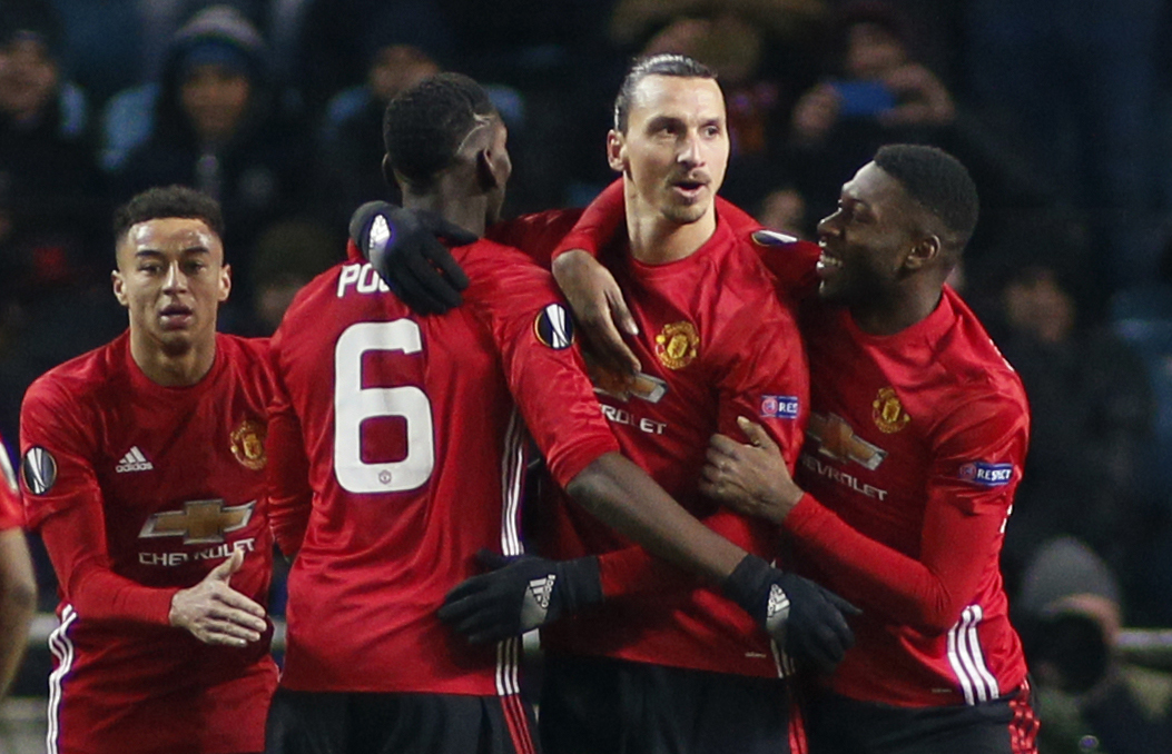Ibrahimovic (thứ hai, từ phải sang) lấy lại cảm hứng ghi bàn nhưng các cầu thủ khác của M.U lại tận dụng cơ hội ghi bàn chưa tốt Ảnh: REUTERS