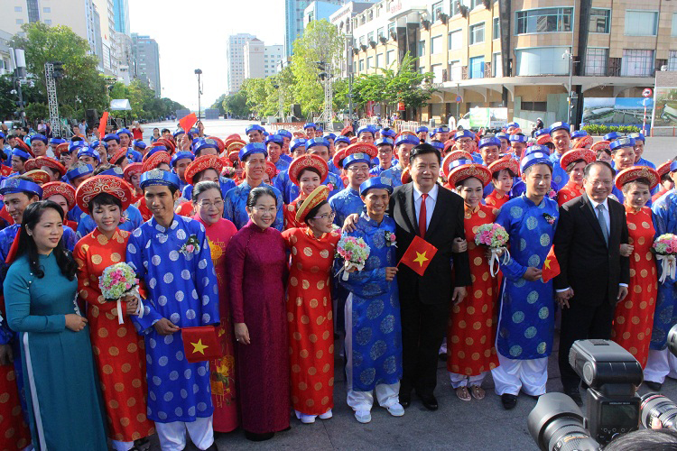 Dâng hương Chủ tịch Hồ Chí Minh, Chủ tịch Tôn Đức Thắng