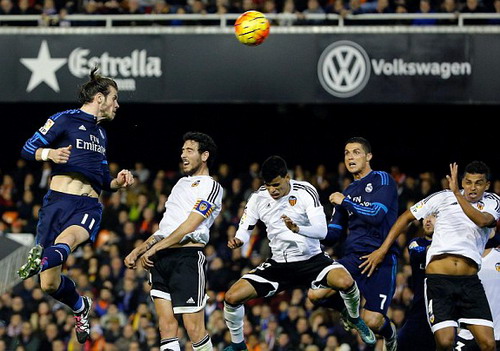 Đại chiến Mestalla, Real Madrid thua người mất điểm