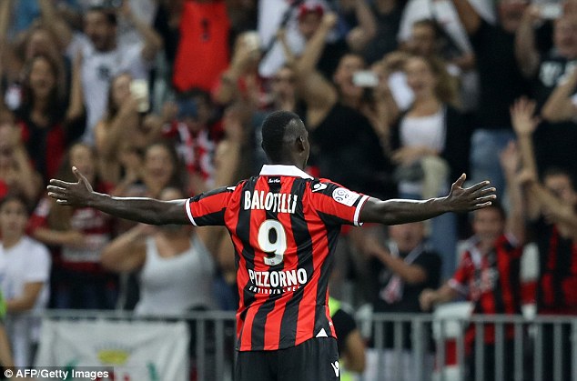 Lập "cú đúp", Balotelli chỉ trích đội bóng cũ Liverpool