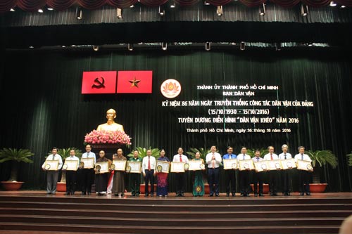 Làm dân vận phải tinh tế