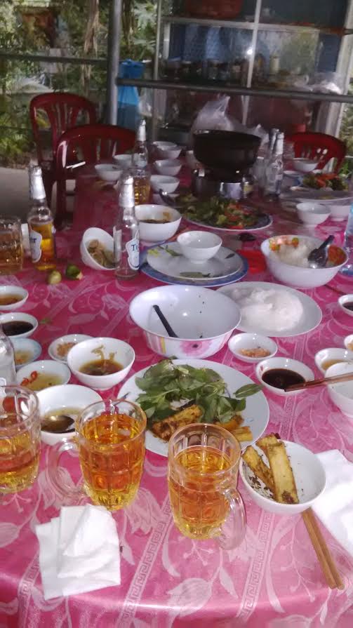 Vụ Đội trưởng QLTT nhậu trong giờ làm: Chỉ là giúp bạn!?