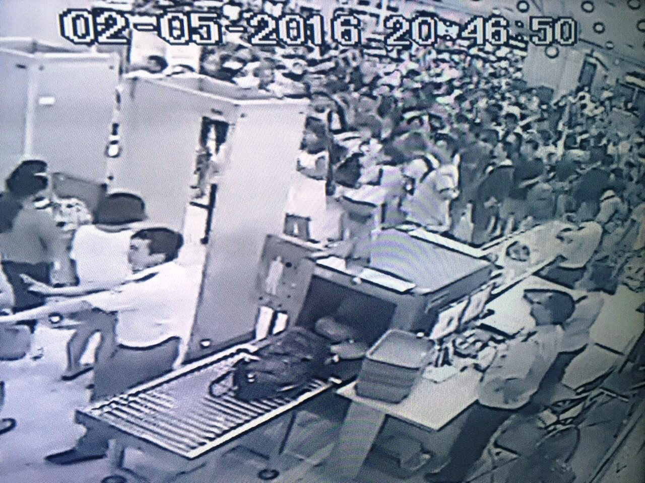 Lỗi từ nhiều phía