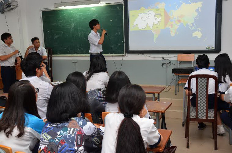 Ú ớ sử ta