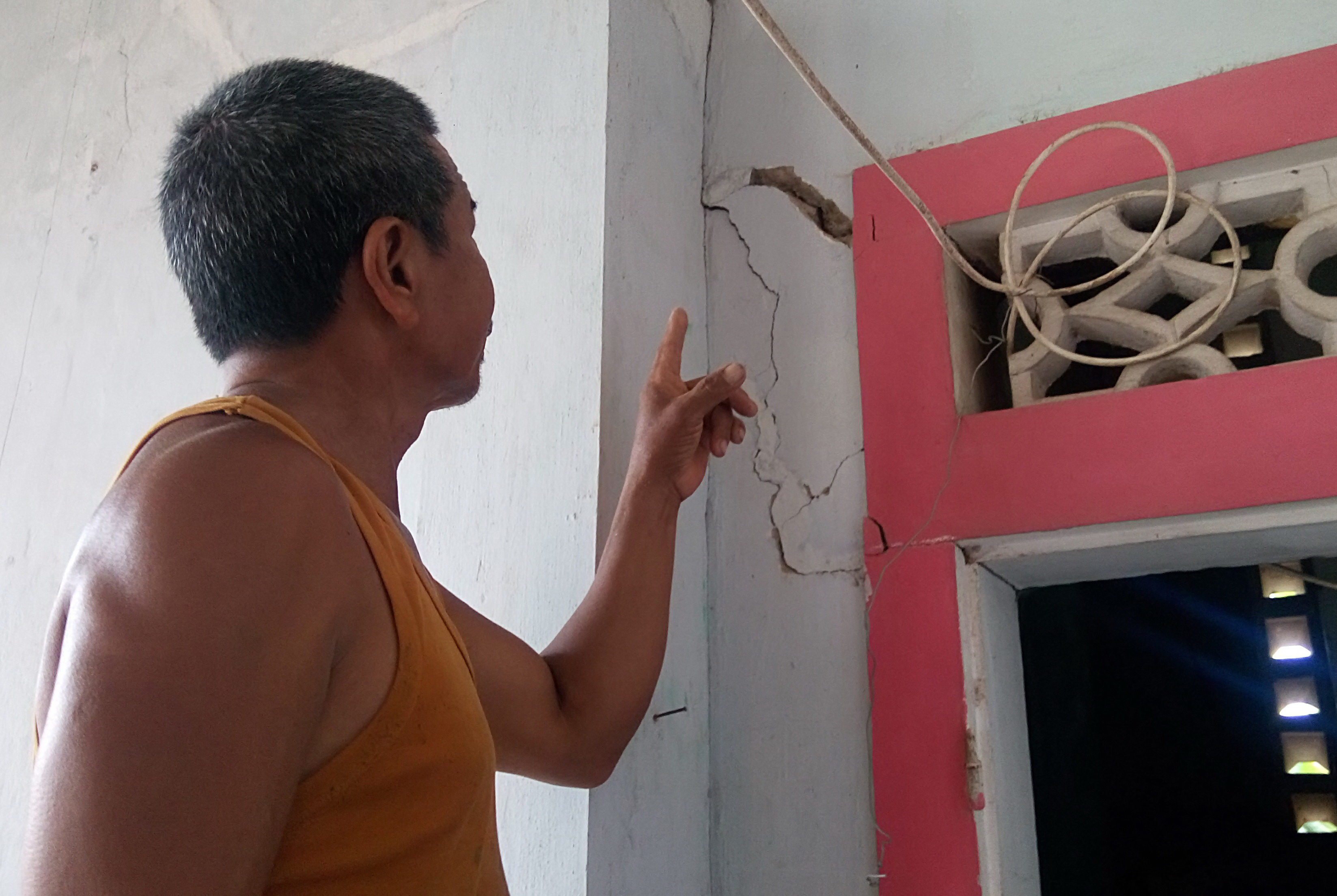 Gây nứt nhà dân, chậm bồi thường