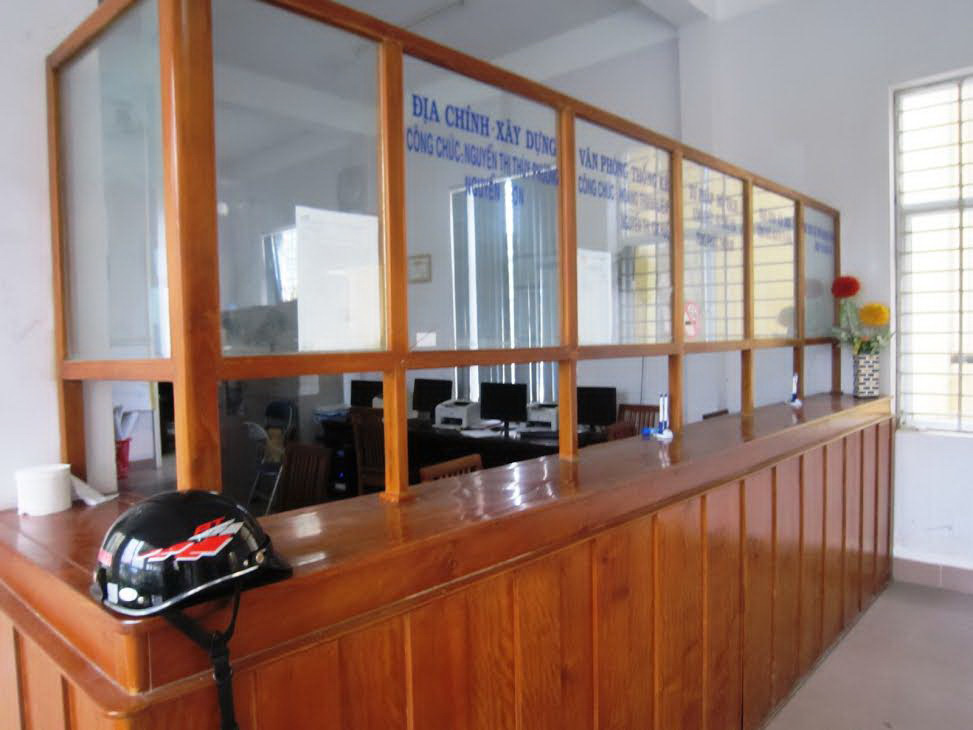 Công sở đầu năm: Nơi tất bật, chỗ vắng hoe