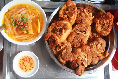 Giải mã những quán ăn Sài Gòn chỉ bán... 1 giờ