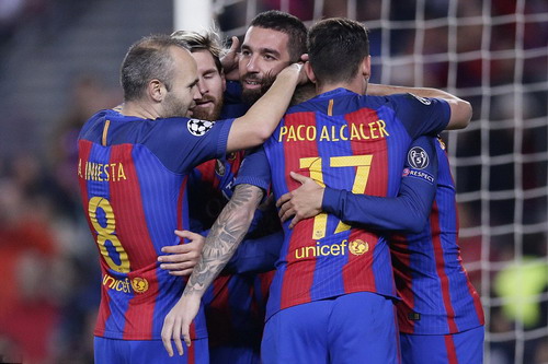 Barcelona lập kỷ lục về ghi bàn vòng bảng và số đường chuyền một trận