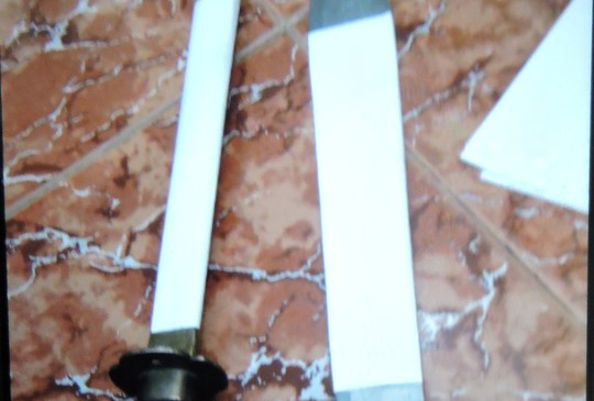 "Côn đồ" xông vào nhà, chém 6 người bị thương