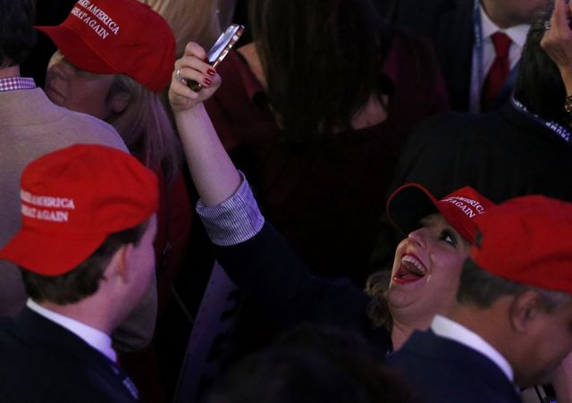 Bầu cử Mỹ: Ông Trump "mạnh" bất ngờ