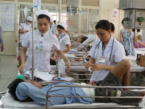 Nằm giường dịch vụ vẫn bị trừ tiền giường BHYT?