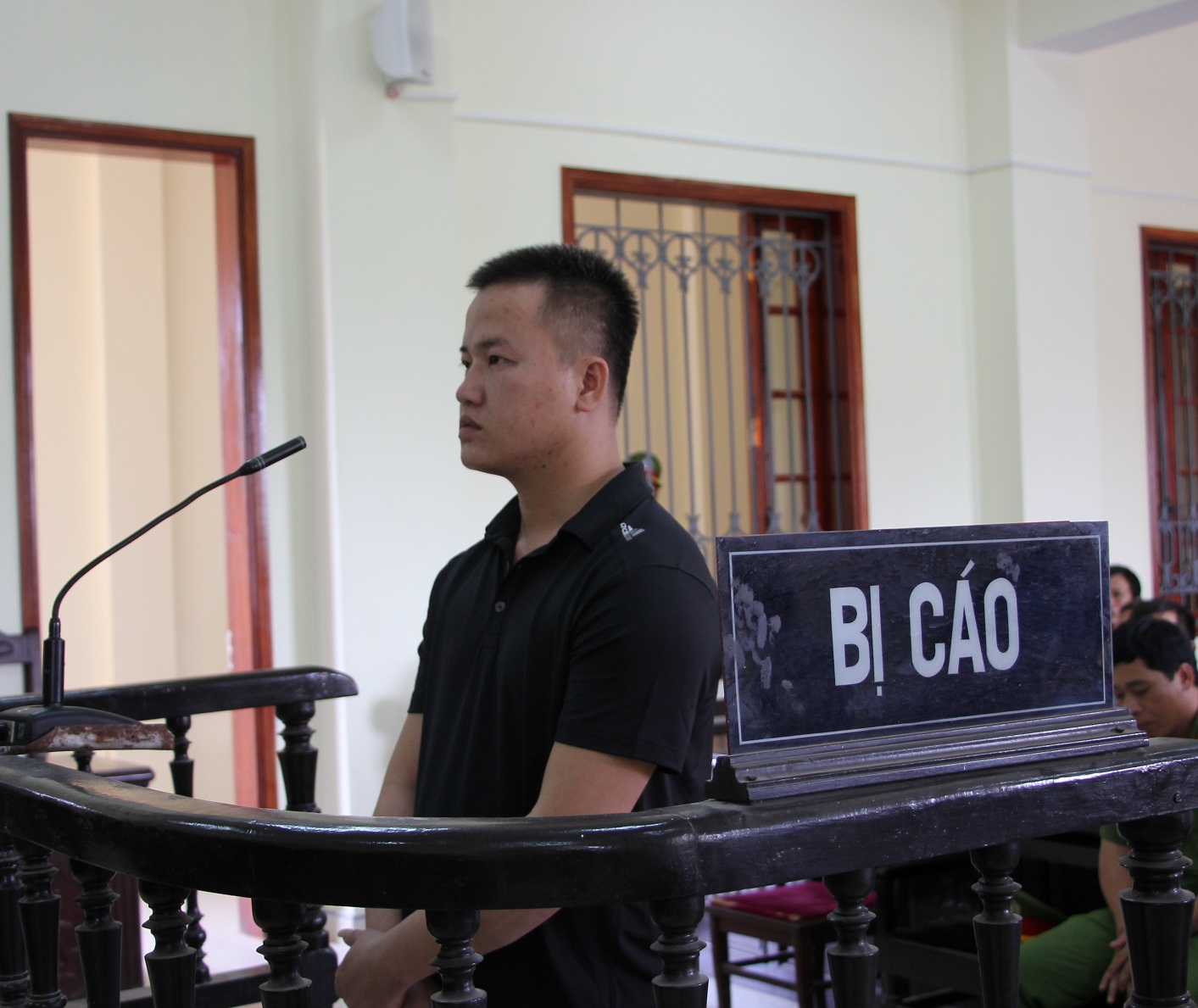 Bị dọa đánh, rút dao đâm chết bạn nhậu