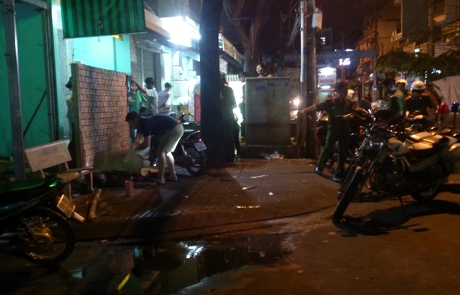 Đánh nhau tay đôi, nữ giúp việc bị đâm thấu tim