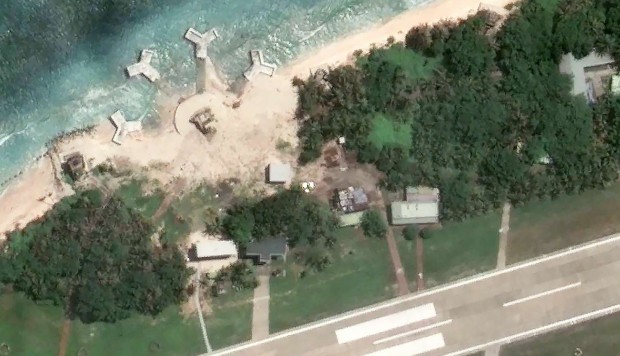 Các cấu trúc do Đài Loan xây dựng trái phép trên đảo Ba Bình của Việt Nam - Ảnh: Google Earth