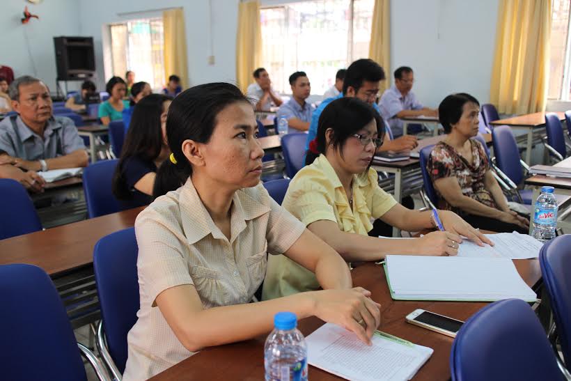 Phổ biến thời sự biển đảo cho cán bộ Công đoàn