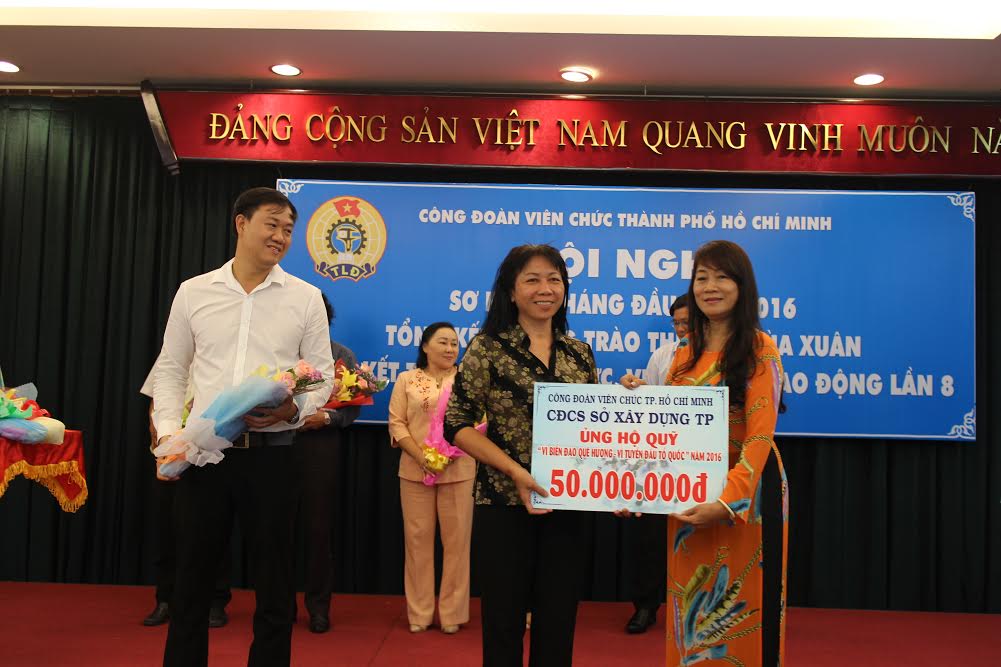 220 tỉ đồng ủng hộ biển đảo quê hương