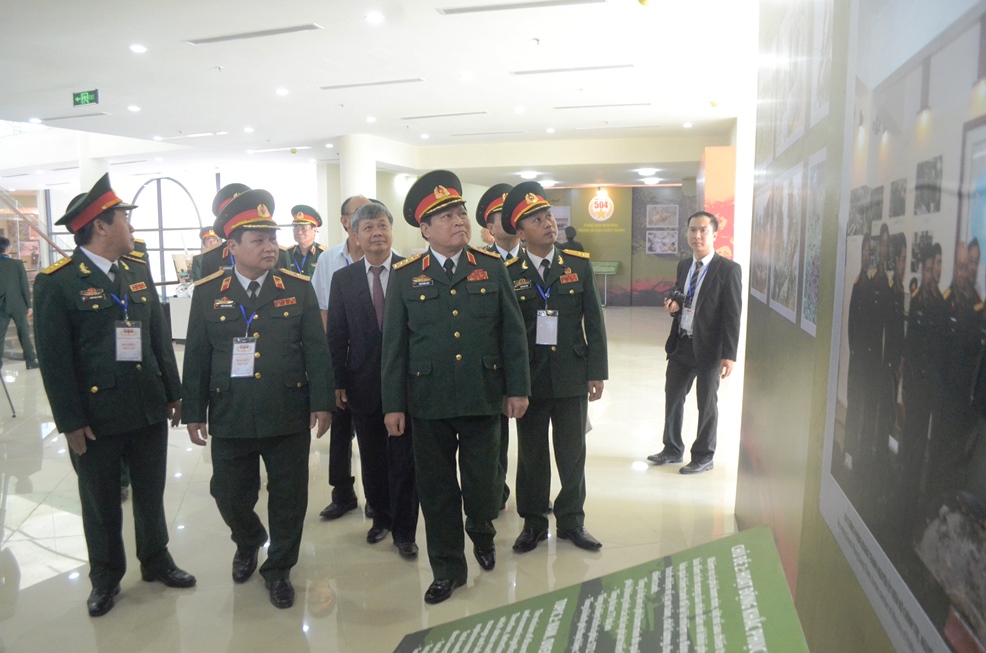 Bộ trưởng Bộ Quốc phòng Ngô Xuân Lịch thăm VNMAC