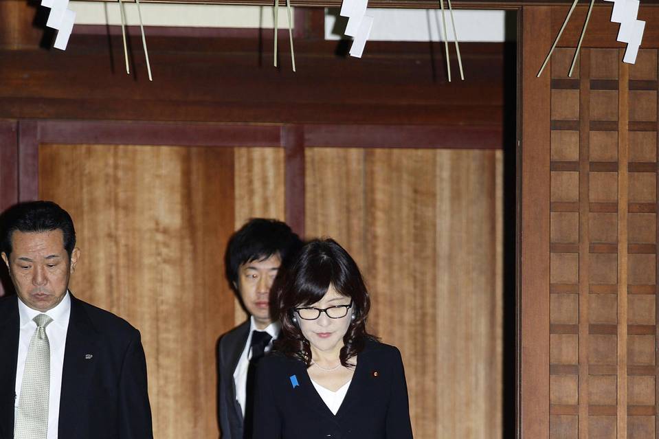 Bộ trưởng Quốc phòng Nhật thăm đền Yasukuni, Trung - Hàn chỉ trích