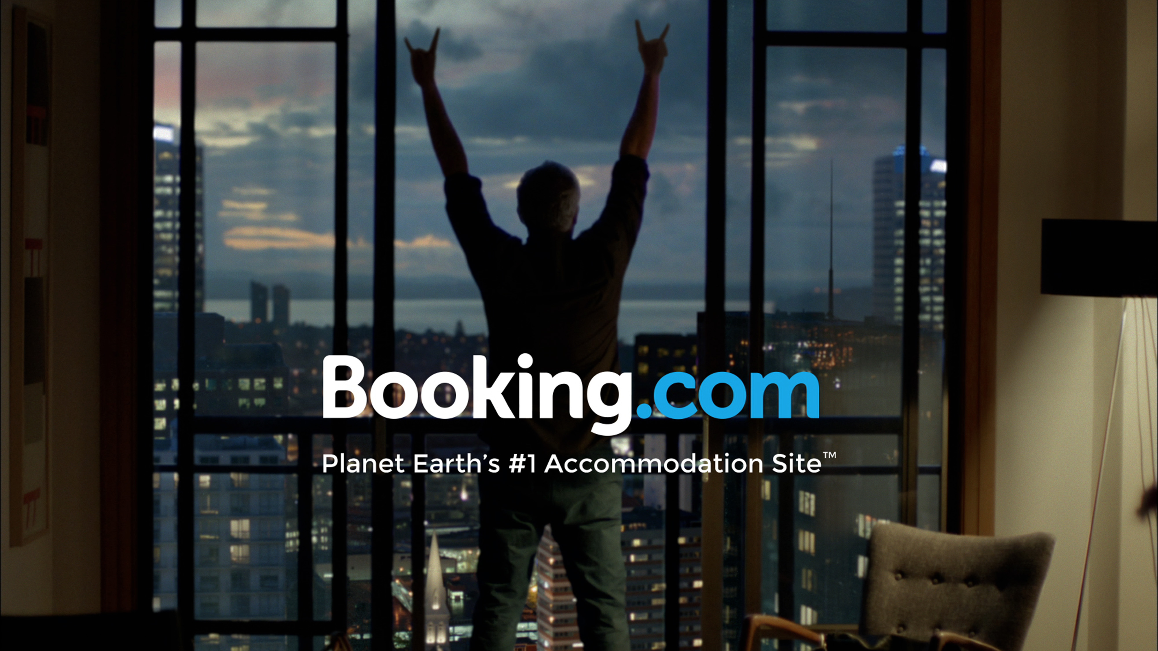 Booking.com hợp tác với Huawei