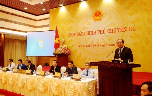 Bộ trưởng, Chủ nhiệm Văn ph&ograve;ng Ch&iacute;nh phủ Mai Tiến Dũng ph&aacute;t biểu khai mạc họp b&aacute;o