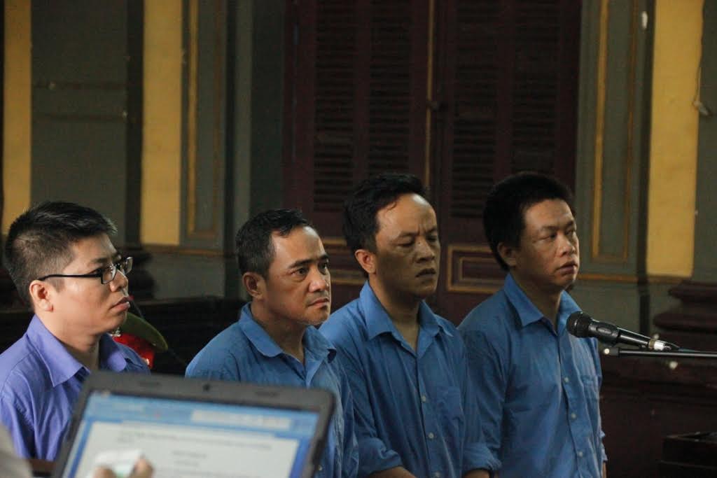 Các bị cáo trong đường dây buôn lậu siêu xe tại TP HCM