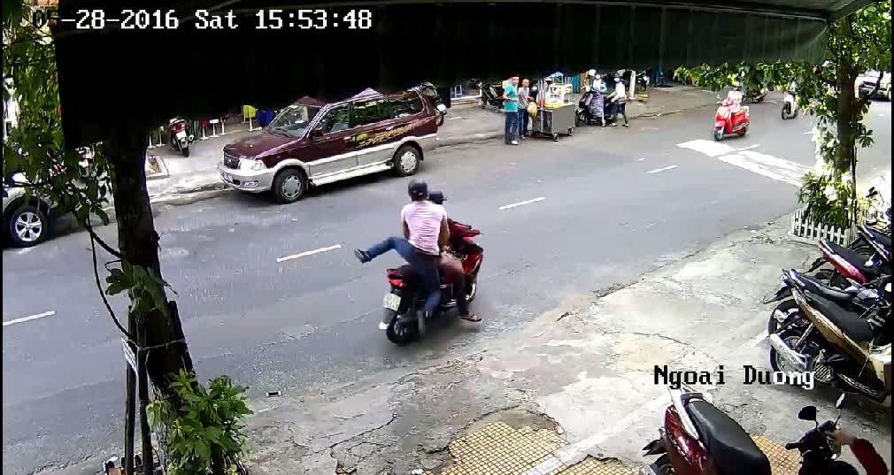 Truy tìm 2 tên cướp táo tợn giữa trung tâm TP Đà Nẵng