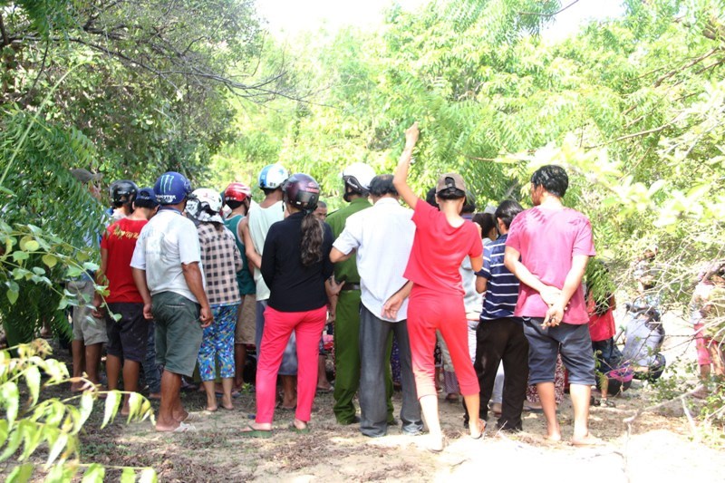 Mâu thuẫn với vợ, chồng treo cổ tự vẫn.