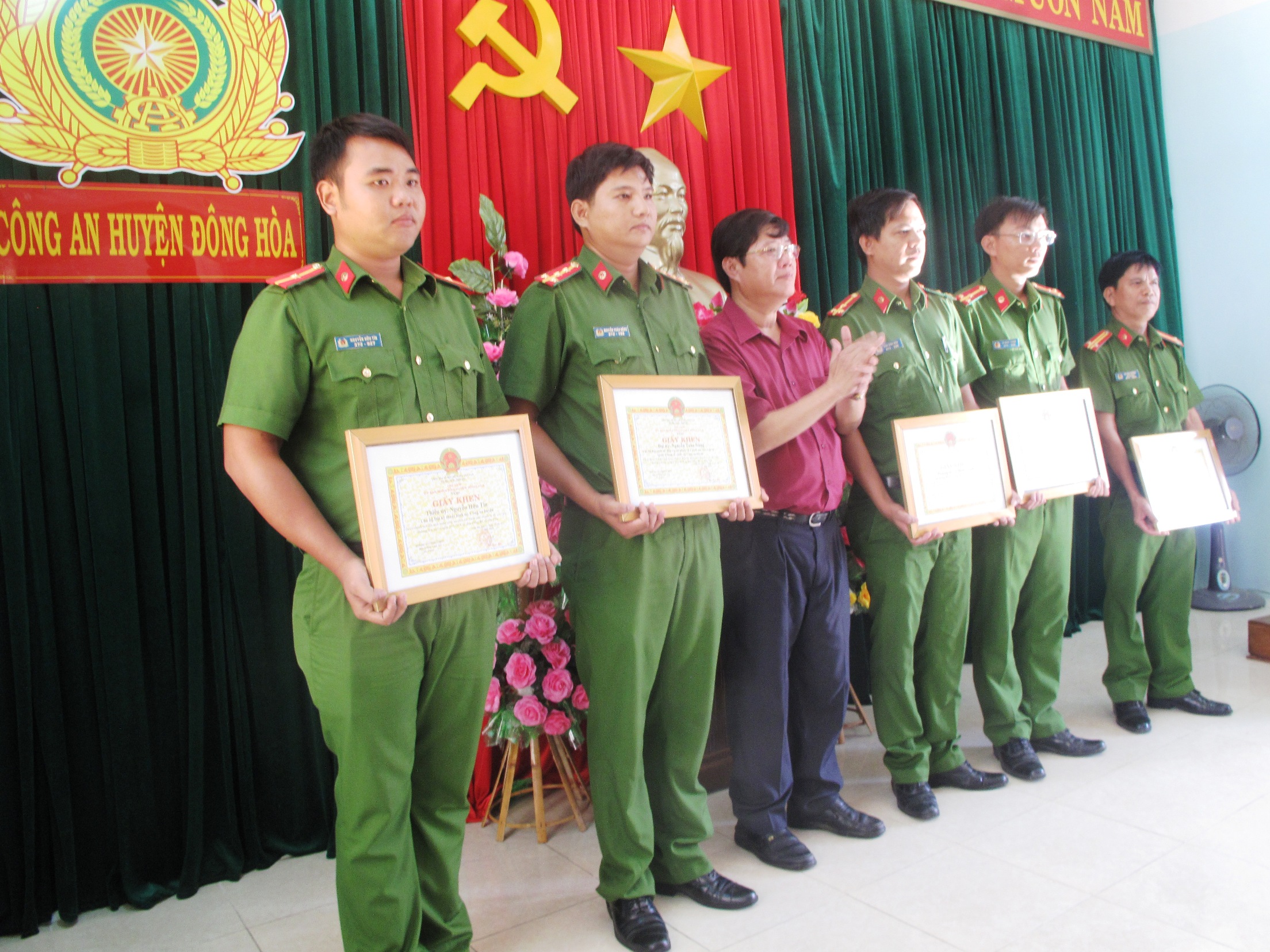 Vào nhà truy sát trưởng công an xã đến nứt sọ, thủng phổi