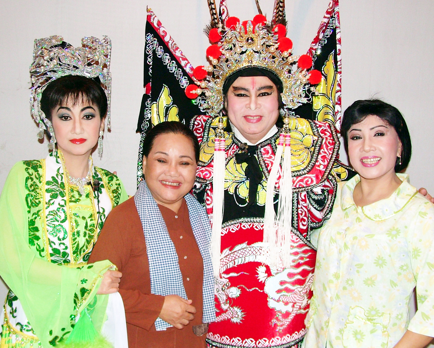 NSND Ngọc Gi&agrave;u trong lần diễn chung chương tr&igrave;nh S&acirc;n khấu V&agrave;ng với NSND Thanh T&ograve;ng, Lệ Thủy v&agrave; NSƯT Thanh Thanh T&acirc;m